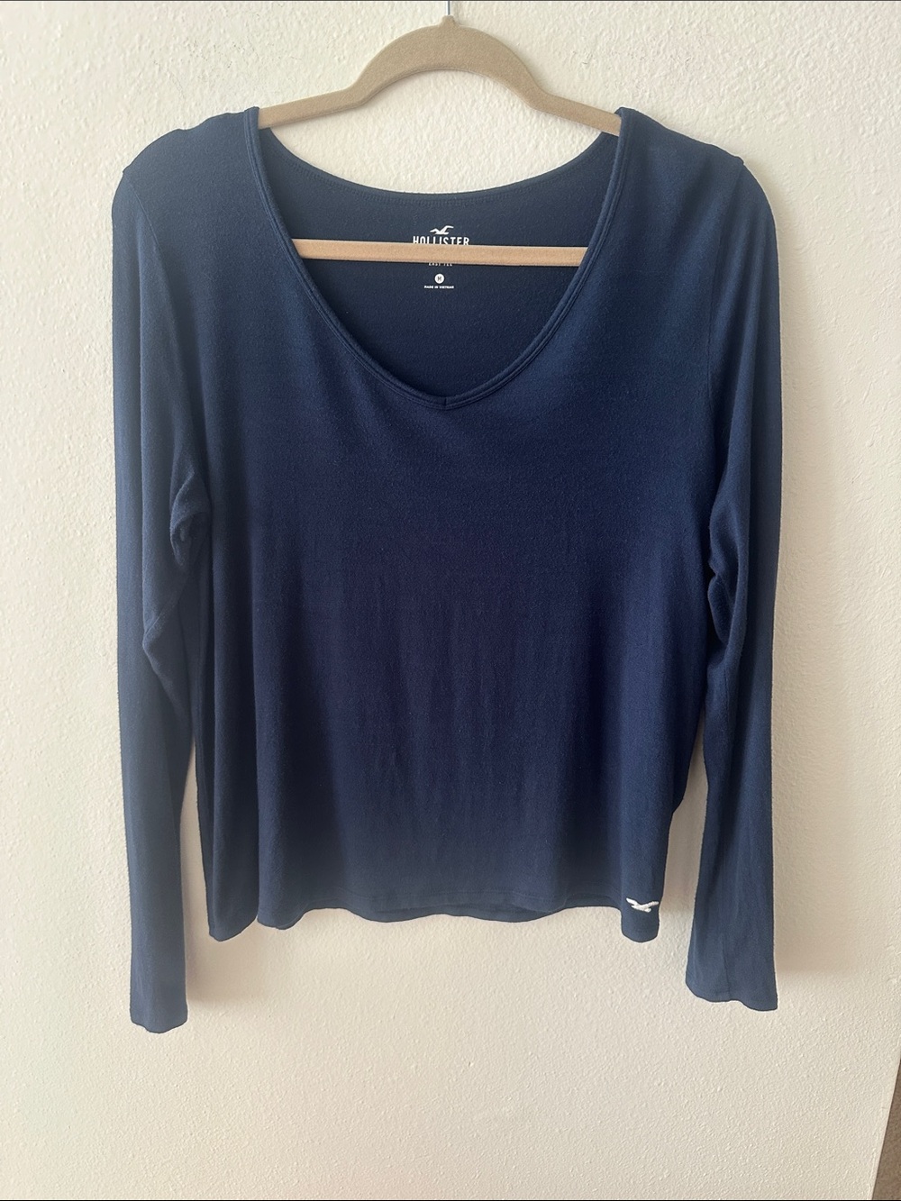 Hollister Women's Navy Long Sleeve Scoop Neck Tee